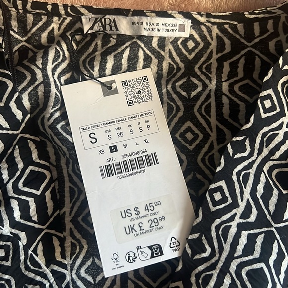 ZARA // NWT Black and White Geometric Crop Top - Picture 5 of 9